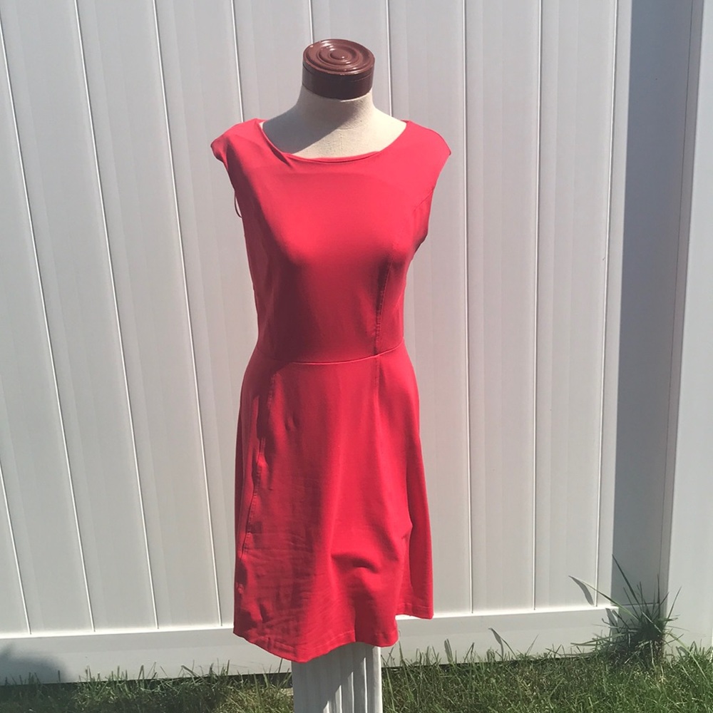 Beautiful small dress from Cynthia Rowley